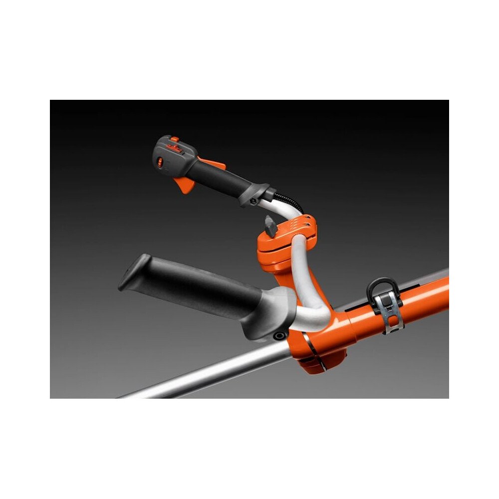 Husqvarna 545FR Freischneider inkl. Gurt und drei Schneidaufsätzen